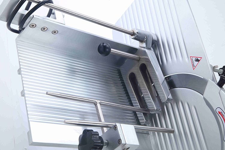 قطع وعاء اللحم 